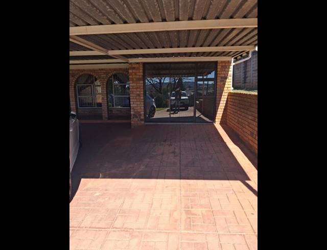 3 BEDROOM HOUSE FOR SALE IN HELDERKRUIN